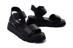 ARTIKER RELAKS 52C2590 black, sandały damskie. Czarne sandały damskie Artiker Relaks, bez wzorów, ze skóry, bez obcasa, na koturnie, bez zapięcia. Za 195.93 zł.