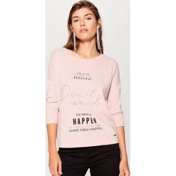 Sweter z aplikacją - Różowy. Swetry damskie marki Mohito. Za 79.99 zł.