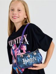 Torba na ramię typu bagietka z łańcuszkiem K-Pop Demon Hunters - czarny. Czarne torby i plecaki dziecięce Sinsay. Za 35.99 zł.