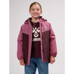 Dziecięca kurtka wodoodporna Hummel hmlJOSSE. Fioletowe kurtki i płaszcze dla dziewczynek Hummel, bez wzorów, bez kaptura. W wyprzedaży za 272.00 zł.