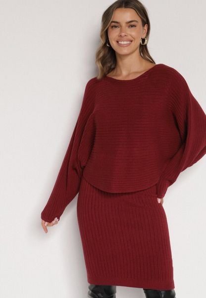 Bordowy Dzianinowy Komplet Prążkowany Sukienka i Sweter o Kroju Nietoperz Wederela. Czerwone swetry damskie Born2be, m, bez wzorów, z dzianiny, eleganckie, bez kołnierzyka, bez ramiączek, bez kaptura. Za 139.99 zł.