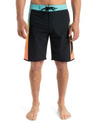 Spodenki boardshort dla Mężczyzn SURFSILK HOLMES 20" Czarny. Czarne kąpielówki męskie Quiksilver, m, bez wzorów, z elastanu, do pływania. Za 275.55 zł.