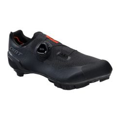 Buty rowerowe MTB męskie DMT KM30. Czarne buty sportowe męskie DMT, bez zapięcia, rowerowe. Za 1,028.80 zł.