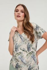 Bluzka z dekoltem w serek beżowa. Brązowe bluzki damskie MOODO, l, bez wzorów, z elastanu, bez kołnierzyka, bez ramiączek. Za 79.99 zł.