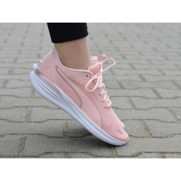 Buty lifestyle damskie Puma Transport Modern 377030 10. Czerwone obuwie sportowe damskie Puma, bez wzorów, trekkingowe. Za 202.51 zł.