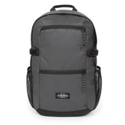Plecak z kieszenią na bidon i pokrowcem na laptopa Eastpak. Szare plecaki damskie Eastpak, bez wzorów. Za 362.00 zł.