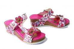 LAURA VITA 0006695 Bonito 22 fushia, klapki damskie. Czerwone klapki damskie Laura Vita, bez wzorów, ze skóry, bez obcasa, na koturnie, bez zapięcia. Za 354.90 zł.