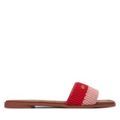 Klapki Tommy Hilfiger. Czerwone klapki damskie Tommy Hilfiger, bez wzorów, bez obcasa. Za 329.99 zł.