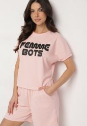 Różowy T-shirt Ozdobiony Napisem Devenee. Czerwone bluzki damskie Born2be, l, bez wzorów, z jeansu, klasyczne, bez kołnierzyka. Za 34.99 zł.