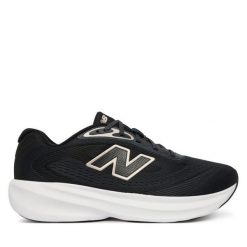 Buty do biegania New Balance. Czarne obuwie sportowe damskie New Balance, bez wzorów, do biegania. Za 399.99 zł.