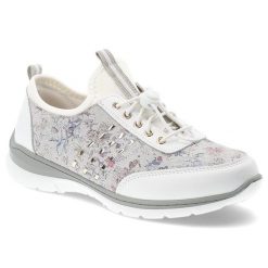 Półbuty damskie S.Barski, cholewka ze skóry naturalnej wsuwane płaskie lekkie i wygodne, białe, GR61-5990. Białe półbuty damskie S.BARSKI, bez wzorów, ze skóry, bez obcasa, na płaskiej podeszwie, bez zapięcia. Za 199.00 zł.