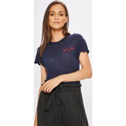 Tommy Jeans - Top. Topy damskie marki bonprix. W wyprzedaży za 129.90 zł.
