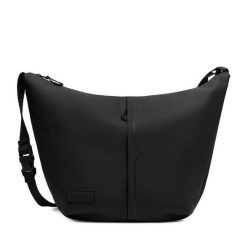 Torebka Hunter. Czarne torebki do ręki damskie Hunter, bez wzorów, bez dodatków. Za 179.99 zł.