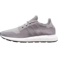 Adidas Originals SWIFT RUN Tenisówki i Trampki grey three /core black. Trampki i tenisówki damskie marki adidas Originals. W wyprzedaży za 359.10 zł.