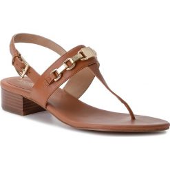 Sandały MICHAEL MICHAEL KORS - Charlton Sandal 40T9CHFA1L Acorn. Brązowe klapki damskie MICHAEL Michael Kors, bez wzorów, z materiału, bez obcasa, na obcasie, bez zapięcia. Za 579.00 zł.