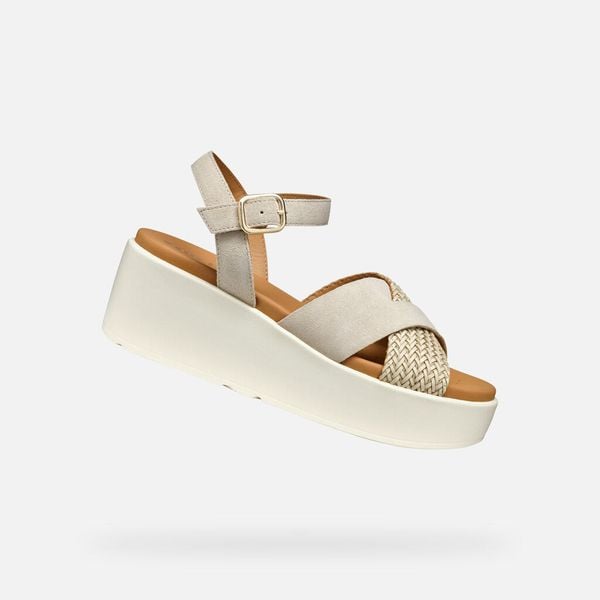Sandały GEOX D XAND 2.2S Jasnobrązowy. Brązowe obuwie sportowe damskie Geox, bez wzorów, ze skóry, bez obcasa, bez zapięcia. Za 433.99 zł.