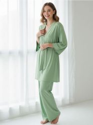 Jednolity szlafrok kimono - zielony. Zielone szlafroki damskie Sinsay, l, bez wzorów, bez ramiączek, bez kaptura. W wyprzedaży za 27.99 zł.