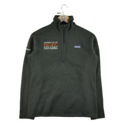 Second life - Kobiecy Sweter Polarowy z Kapturem - Jak nowy. Czarne swetry damskie Patagonia, bez wzorów, z polaru, sportowe, bez kołnierzyka, bez ramiączek, z kapturem. Za 169.16 zł.