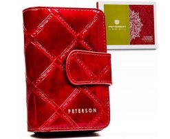 Portfel skórzany Peterson PTN 76115-PLT czerwony. Czerwone portfele damskie Peterson, bez wzorów, z lakierowanej skóry. Za 105.99 zł.