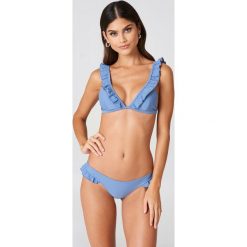 J&K Swim X NA-KD Dół bikini z falbanką - Blue. Bikini damskie marki J&K Swim X NA-KD. Za 72.95 zł.