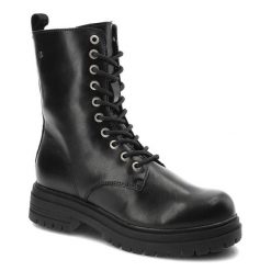 Botki damskie Filippo, ze skóry naturalnej licowej z wysoką sznurowaną cholewką metalowymi oczkami pętelką z tyłu, czarne, DBT4212/22 BK. Czarne kozaki damskie Filippo, z futra, bez obcasa, na płaskiej podeszwie. Za 249.00 zł.