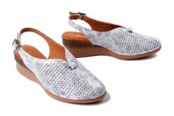 ARTIKER RELAKS 56C0621 kolorowy, sandały damskie. Sandały damskie Artiker Relaks, bez wzorów, bez obcasa, na koturnie, bez zapięcia. Za 174.93 zł.