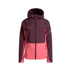 Kurtka damska typu soft shell LANETTE W, wodoodporna, wiatroszczelna i termiczna. Czerwone kurtki damskie IZAS, bez wzorów, z softshellu, bez kaptura. Za 443.43 zł.