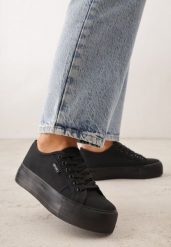 Czarne Klasyczne Trampki VICES w Stylu Basic Riovanna. Czarne trampki i tenisówki damskie Born2be, bez wzorów, z jeansu, klasyczne, bez zapięcia. Za 69.99 zł.