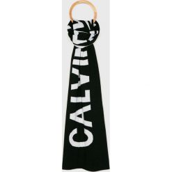 Calvin Klein - Szalik. Czarne szaliki męskie Calvin Klein, bez wzorów, z dzianiny. W wyprzedaży za 139.90 zł.