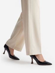 Nine West Czółenka CEO-AMANI-01 Czarny. Czarne czółenka damskie Nine West, bez wzorów, bez obcasa, bez zapięcia. Za 249.99 zł.