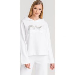 BLUZA Armani Exchange. Białe bluzy damskie Armani Exchange, l, bez wzorów, z materiału, z kapturem. Za 287.40 zł.