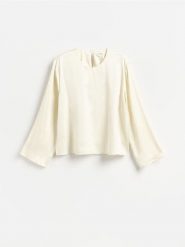 Bluzka z wiskozy - złamana biel. Bluzki damskie Reserved, l, bez wzorów, z wiskozy, bez kołnierzyka, bez ramiączek. Za 129.99 zł.