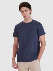 4F T-shirt regular ze strukturalnej dzianiny męski - szary S. Szare koszulki sportowe męskie 4f, m, bez wzorów, z bawełny, klasyczne, bez kołnierzyka. W wyprzedaży za 39.99 zł.