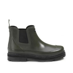 Botki przeciwdeszczowe SOFT RAIN zielone. Zielone botki damskie Aigle, z gumy, z okrągłym noskiem, bez obcasa, na płaskiej podeszwie, bez zapięcia. Za 599.25 zł.
