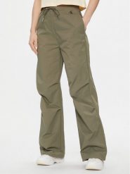 Calvin Klein Jeans Spodnie materiałowe Parachute Pant J20J222609 Khaki Regular Fit. Brązowe spodnie materiałowe damskie Calvin Klein Jeans, xs, bez wzorów, z jeansu. Za 409.99 zł.