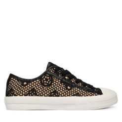 Trampki Guess. Czarne trampki i tenisówki damskie Guess, z aplikacjami, bez zapięcia. Za 419.99 zł.