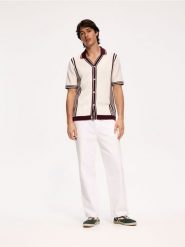 Ażurowy sweter polo - bordowy. Czerwone swetry przez głowę męskie Reserved, l, w ażurowe wzory, z bawełny, bez kołnierzyka. Za 139.99 zł.