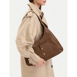 Torebka Beverly Hills Polo Club. Brązowe torebki do ręki damskie Beverly Hills Polo Club, bez wzorów, klasyczne, bez dodatków. Za 219.99 zł.