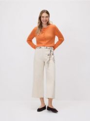 Jeansy culotte z chustką - kremowy. Białe szaliki i chusty damskie Reserved, bez wzorów, z bawełny. Za 139.99 zł.