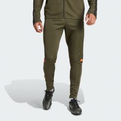 Spodnie Squadra 25 Training. Brązowe spodnie sportowe męskie Adidas, xs, bez wzorów, z materiału, na fitness i siłownię. Za 199.00 zł.