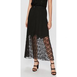Guess Jeans - Spódnica. Czarne spódnice damskie Guess Jeans, m, z aplikacjami, z elastanu, z podwyższonym stanem, maxi, plisowane. Za 459.90 zł.