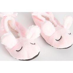 Kapcie - Różowy. Kapcie damskie marki Sinsay. Za 24.99 zł.