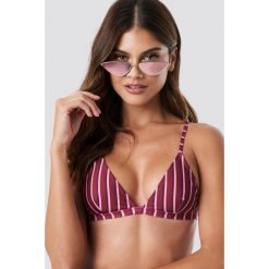 NA-KD Swimwear Góra bikini Basic Triangle - Purple. Bikini damskie marki NA-KD Swimwear. W wyprzedaży za 36.47 zł.