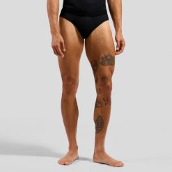 T-shirt sport Odlo F-Dry Light ECO col V. Czarne t-shirty męskie Odlo, m, bez wzorów, z materiału, sportowe, bez kołnierzyka. Za 106.85 zł.
