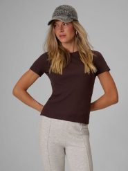 4F T-shirt slim z prążkowanej dzianiny damski - brązowy S. Brązowe t-shirty damskie 4f, s, bez wzorów, z bawełny, eleganckie, bez kołnierzyka. Za 49.99 zł.