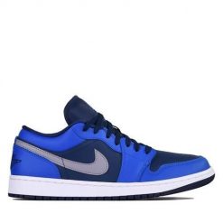 Buty do chodzenia damskie Nike Air Jordan 1 Retro Low. Czerwone obuwie sportowe damskie Nike, bez wzorów, z materiału, trekkingowe, Nike Air Jordan. Za 739.00 zł.