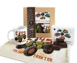 Ursus C-45 — paczka (Zawartość paczki: koszulka - torba - kubek - słodycze; Rozmiar koszulki / bluzy: S (damska); Kolor koszulki / bluzy: jasnoszary m. Szare bluzy damskie nikiniki, m, bez wzorów, z bawełny, bez kaptura. Za 169.00 zł.