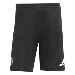 Szorty treningowe Manchester United 2025/26. Czarne krótkie spodenki sportowe męskie Adidas, s, bez wzorów, do piłki nożnej. Za 187.15 zł.
