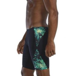 Spodenki treningowe do kolan TYR Radiant Flare 310 - jammery. Czarne kąpielówki męskie TYR, m, bez wzorów, do pływania. Za 199.99 zł.