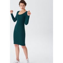 Sukienka basic - Zielony. Sukienki damskie marki House. W wyprzedaży za 29.99 zł.
